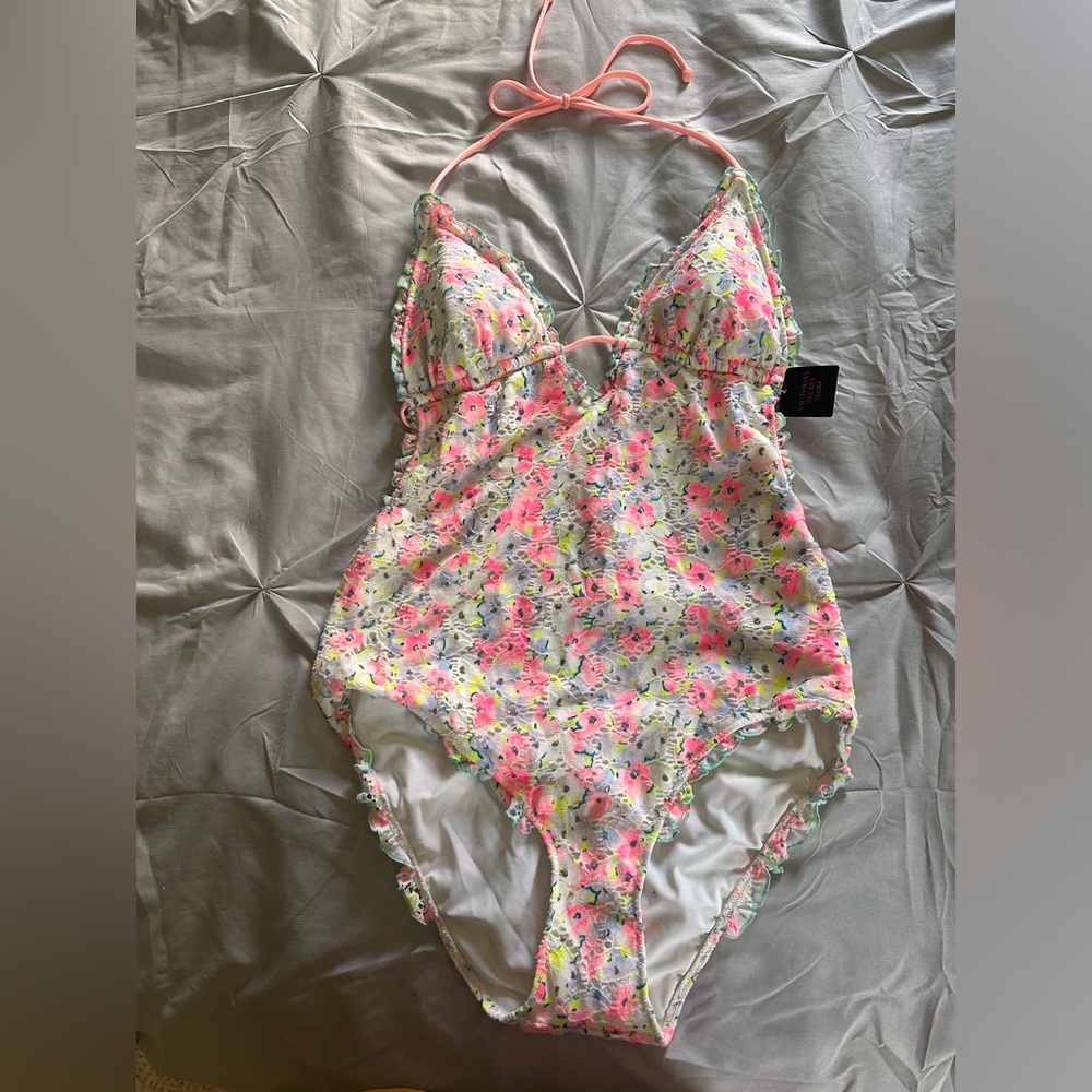NWT Victoria’s Secret one piece floral bathing suit. Size L